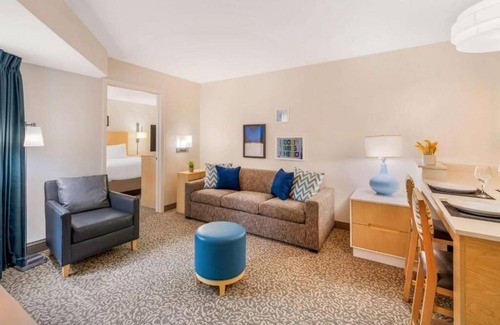 Arrowood Hotel | Fully Equipped One-Bedroom Suite w/2 Double Beds w/Outdoor BBQ Grills
