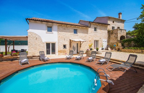 Modrusani Villa | Fully fenced, pet-friendly, ideal for families