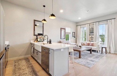 Seventh Ward Apartment | Fully furnished 2nd FL 2bd/2ba charmer in Treme