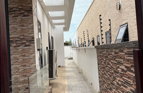 Nungua Apartment | Fully furnished 3-bedroom apartment in an Estate at Sakumono with all you nee