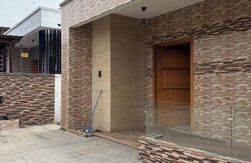 Nungua Apartment | Fully furnished 3-bedroom apartment in an Estate at Sakumono with all you nee