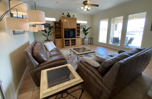 Corpus Christi House | Fully-furnished waterfront home with amazing sunset views and custom finishings