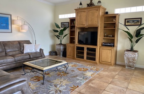 Corpus Christi House | Fully-furnished waterfront home with amazing sunset views and custom finishings