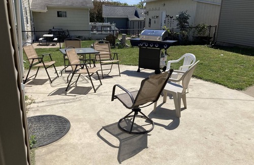 Cedar Rapids House | Fully Remodeled 3 bd Home! Quiet Safe Neighborhood