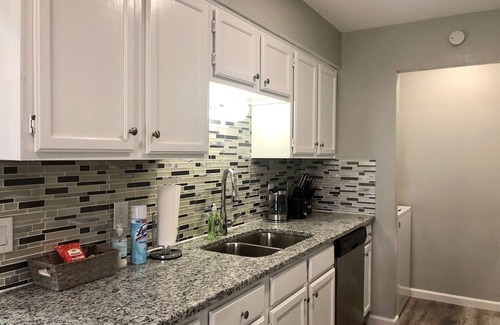 Frisco House | Fully renovated half duplex in downtown Frisco-3bed&2bath free wifi/hulu/parking