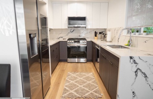 Toluca Lake House | FULLY RENOVATED MODERN 1BR HOUSE IN TOLUCA LAKE with FENCED PATIO p72