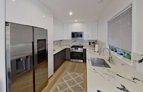 Toluca Lake House | FULLY RENOVATED MODERN 1BR HOUSE IN TOLUCA LAKE with FENCED PATIO p72