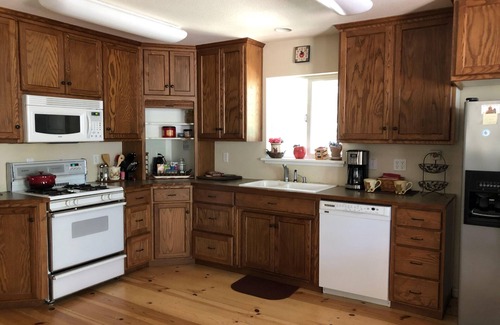 Mi-Wuk Village Cabin | Fully stocked cabin. 20 min’s: Pinecrest lake, casino & skiing. 90 to Yosemite.