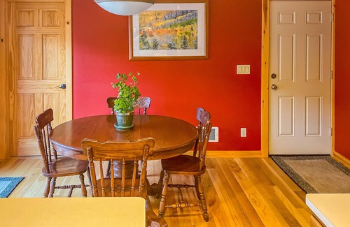 Jackson House | Fun, dog-friendly getaway with enclosed backyard & mountain views