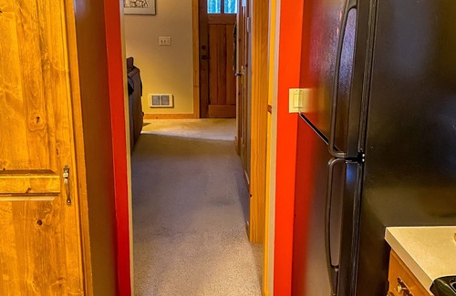 Jackson House | Fun, dog-friendly getaway with enclosed backyard & mountain views