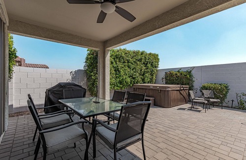Phoenix House | Fun-filled family retreat near stadiums