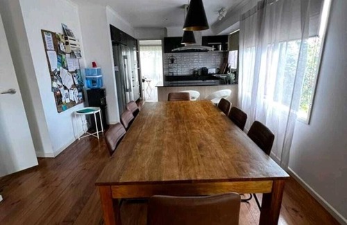 Torquay House | Fun Filled Renovated 80's Gem, 400m From the Beach!