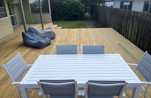 Whangamata House | Fun for the family - 5 min walk from the beach!