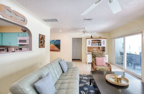 Gulfport House | Fun Getaway in the Sun Private Saltwater Pool Yard