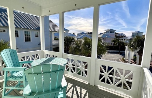 Sunnyside Cottage | Fun in the Sun: 2 Bedroom Cottage Carillon Beach FUN IN THE SUN