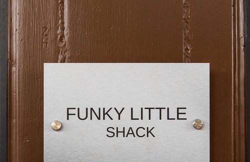 New Farm Apartment | Funky Little Shack 2