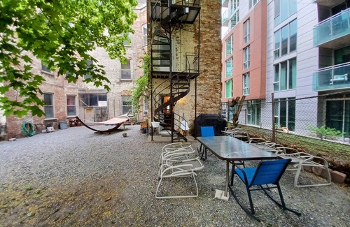 Pointe-Saint-Charles Apartment | Funky unique downtown Montreal 2-bedroom (Old Port, Griffintown)