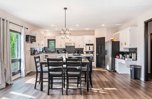 Omaha House | Furnished 5 BR Executive Rental