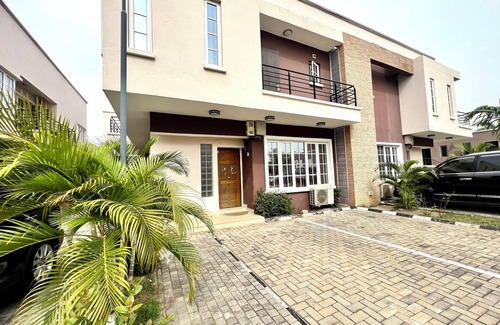 Utako House | FURNISHED APARTMENTS Duplex
