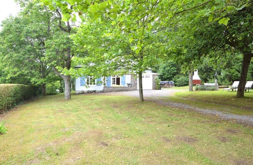 Oizy House | Furnished Bungalow in Monceau en Ardenne with Garden, Barbecue