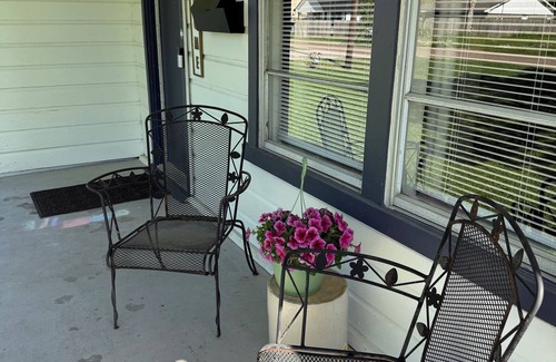 La Marque House | Furnished Cottage with Weekly Rentals Available