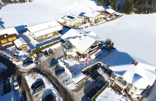 Flachau Apartment | Gästehaus Amadé