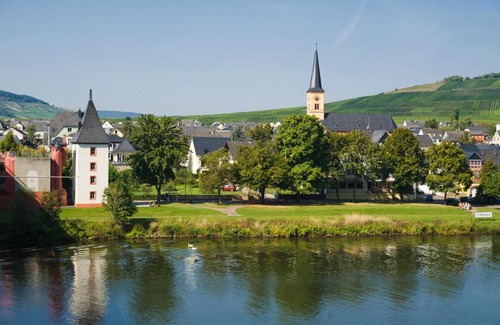 Trittenheim Hotel | Gästehaus Moselkloster
