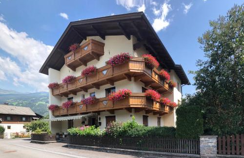 Zell am Ziller Apartment | Gästehaus Neuhauser