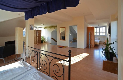 Strehlen House | Gästehaus Villa Seraphinum