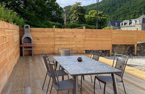 Chaum House | Gîte à la Montagne Avec Jardin Privée Clos