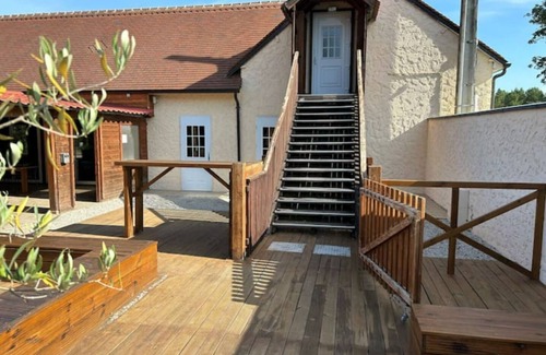 Yvre-le-Polin Cottage | Gîte 16 Personnes Chez les 2 Frères