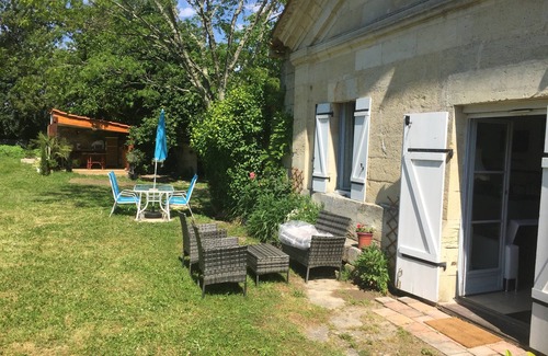 Lagorce House | GÎTE 33m2. 2 persons, PISCINE CLIM, WIFI pr. St EMILION et PÉRIGORD