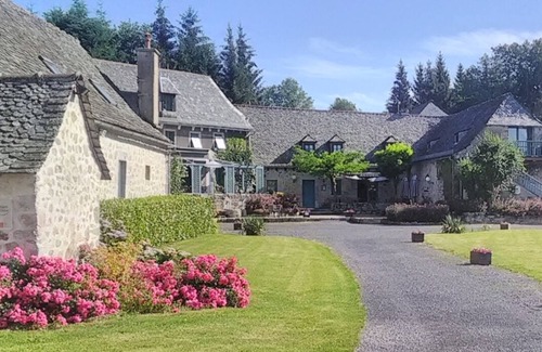 Montpeyroux House | Gîte 4 Pers Piscine au Domaine du Golf de Laguiole