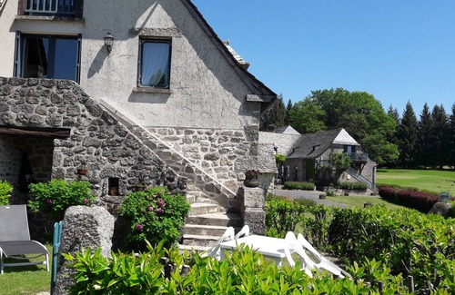 Montpeyroux House | Gîte 4 Pers Piscine au Domaine du Golf de Laguiole