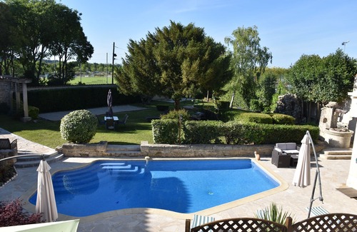 Sommieres Apartment | Gîte Anna 3 persons, air conditioning, swimming pool and garden in Sommières