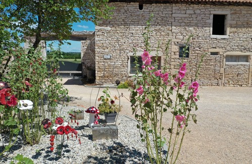 Montbellet House | Gîte & chambres d'hôtes - 24 pers, 8 chbres, 6 SDB - Charming, peaceful estate