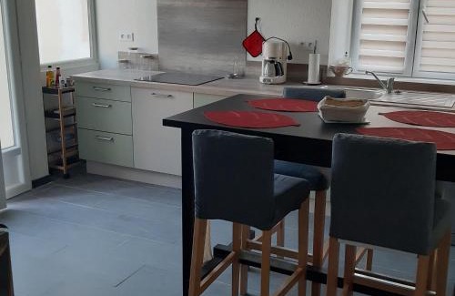 Saint-Hilaire-Saint-Mesmin House | Gîte cosy près d'Orléans avec jardin, parking, et équipements complets - FR-1-590-252