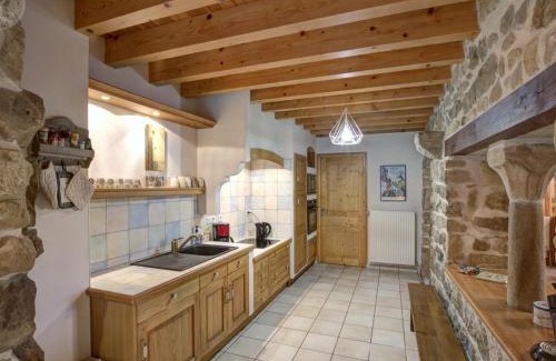 Montarcher House | Gîte confortable avec jardin, cheminée, et wifi à Montarcher - FR-1-496-11