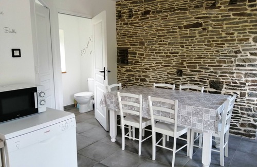 Saint-Germain-du-Crioult House | Gîte de Landemeure, PMR access, sleeps 10.