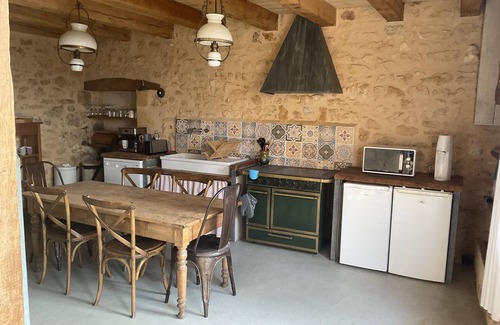 Castels House | Gîte de Charme Dans une Ancienne Métairie "La Grotte"
