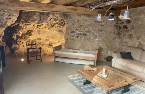Castels House | Gîte de Charme Dans une Ancienne Métairie "La Grotte"