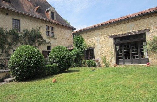 Champcevinel House | Gîte de Charme en Pleine Nature