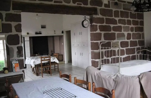 Vars-sur-Roseix Villa | Gîte de France in Vars-sur-Roseix 3 ears - Gîte de France 9 people