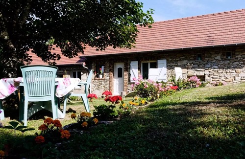 Sainte-Fortunade Villa | Gîte de France Gite of chouvert "francois" 3 ears - Gîte de France 4 people