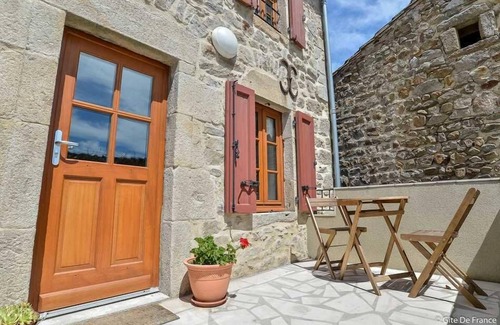 Valz-sous-Chateauneuf House | Gîte de la Reine Margot