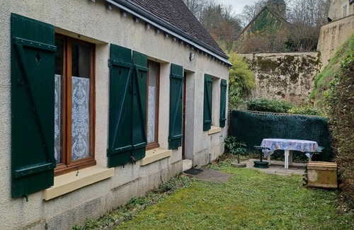 Troo House | Gîte des Petites Ruelles in a troglodytic village
