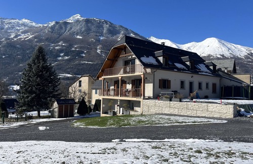 Esquieze-Sere House | Gîte for 8 to 10 people