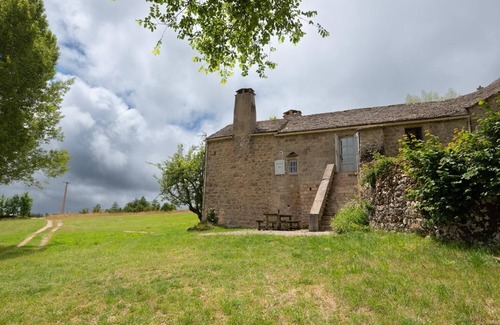 Saint-Pierre-des-Tripiers House | Gîte La Fontaine 2/3 persons