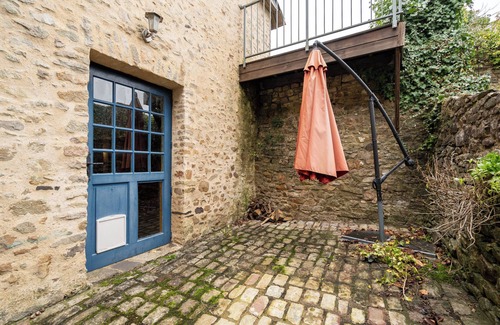Sainte-Suzanne-and-Chammes House | Gîte Les Remparts - Wifi - Terrasse
