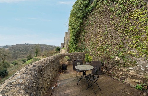 Sainte-Suzanne-and-Chammes House | Gîte La Poterne - Wifi - Terrasse